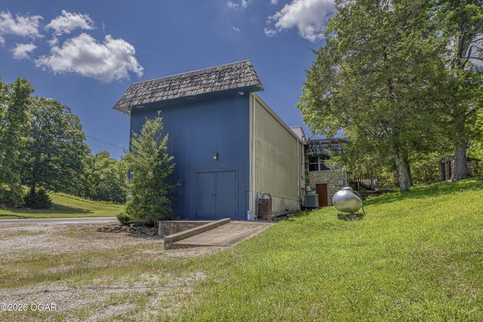 main property photo 36