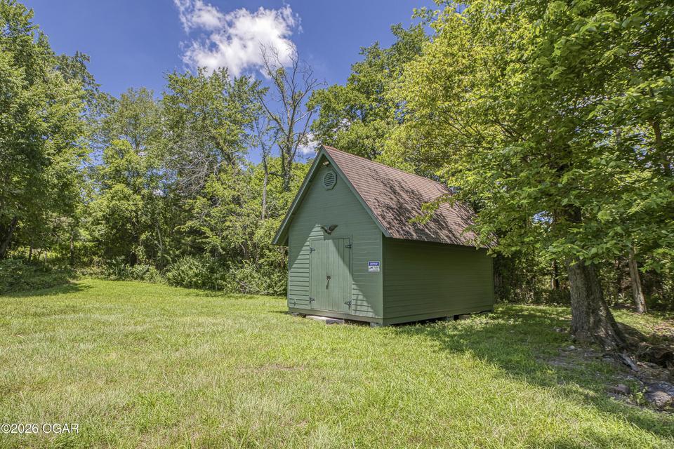 main property photo 40
