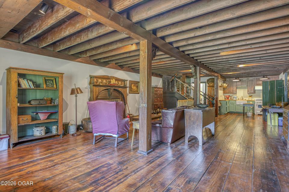 main property photo 45