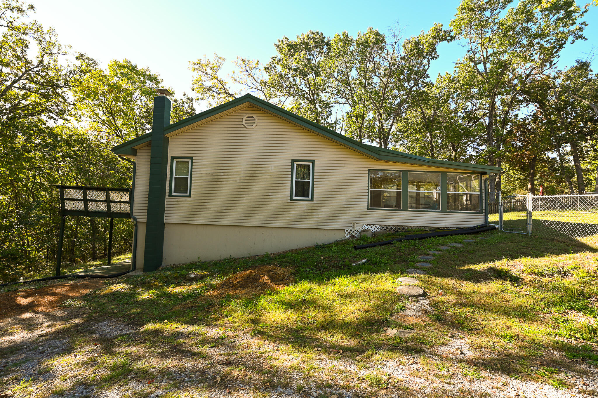 main property photo 9