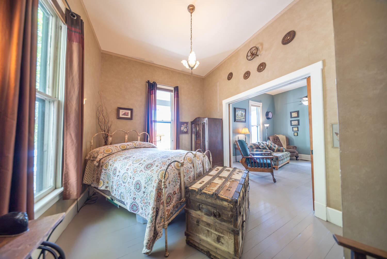 main property photo 11