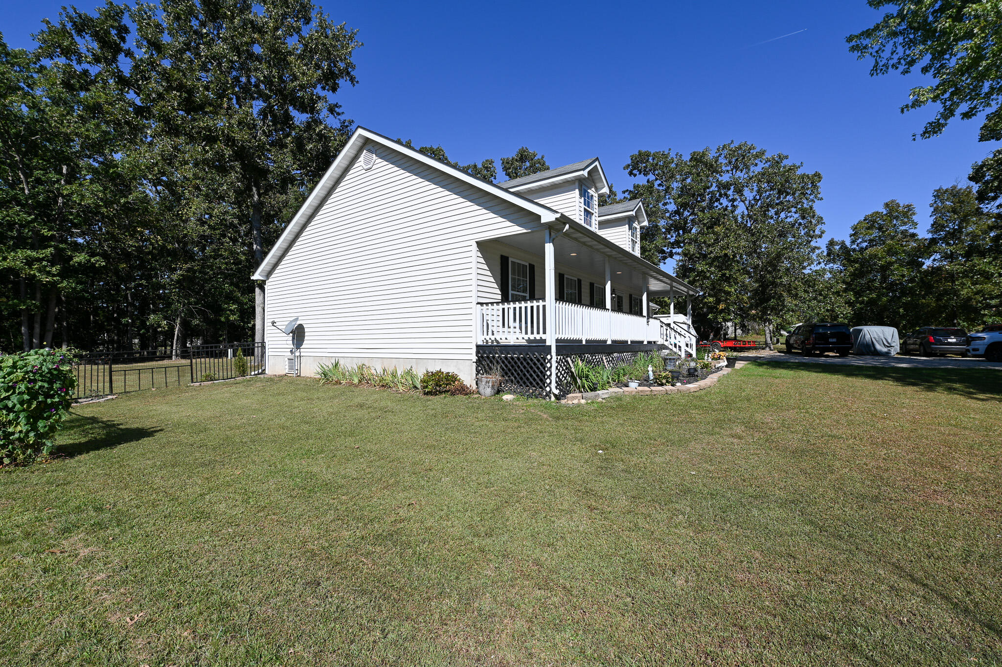 main property photo 11