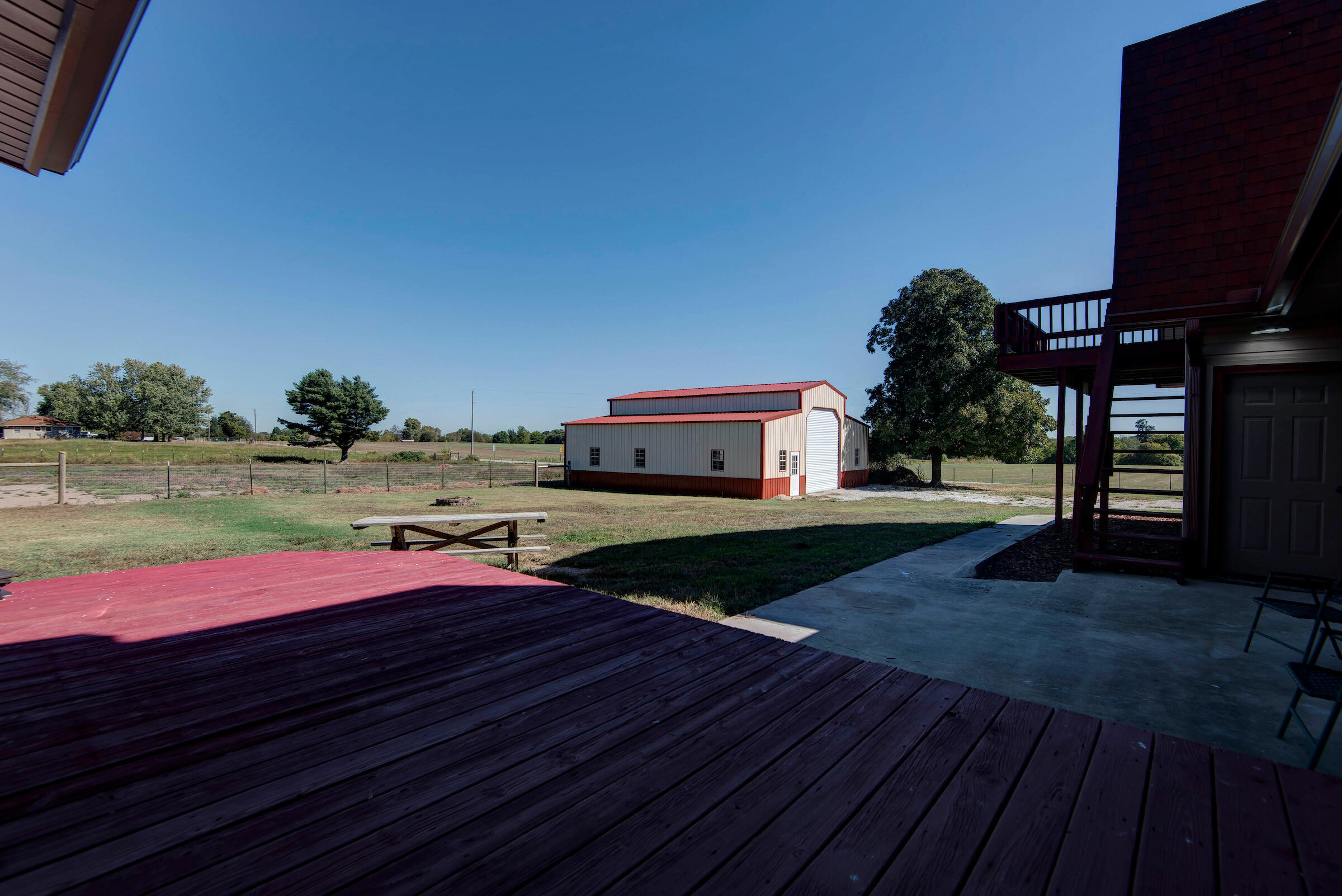 main property photo 34