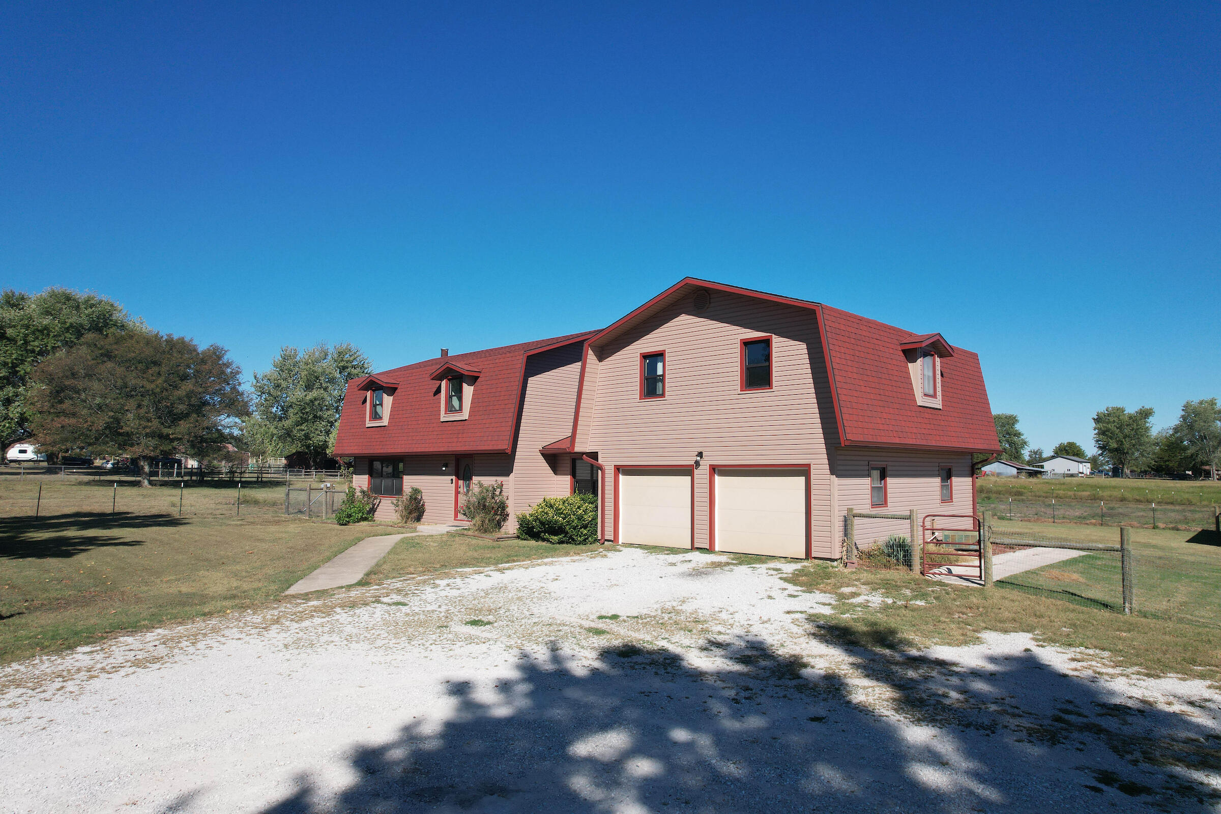 main property photo 47
