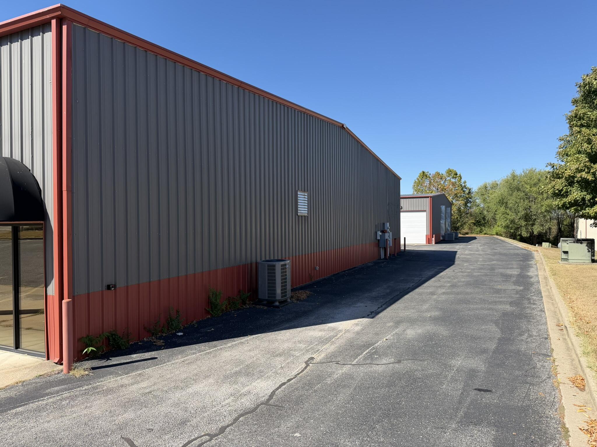 main property photo 16
