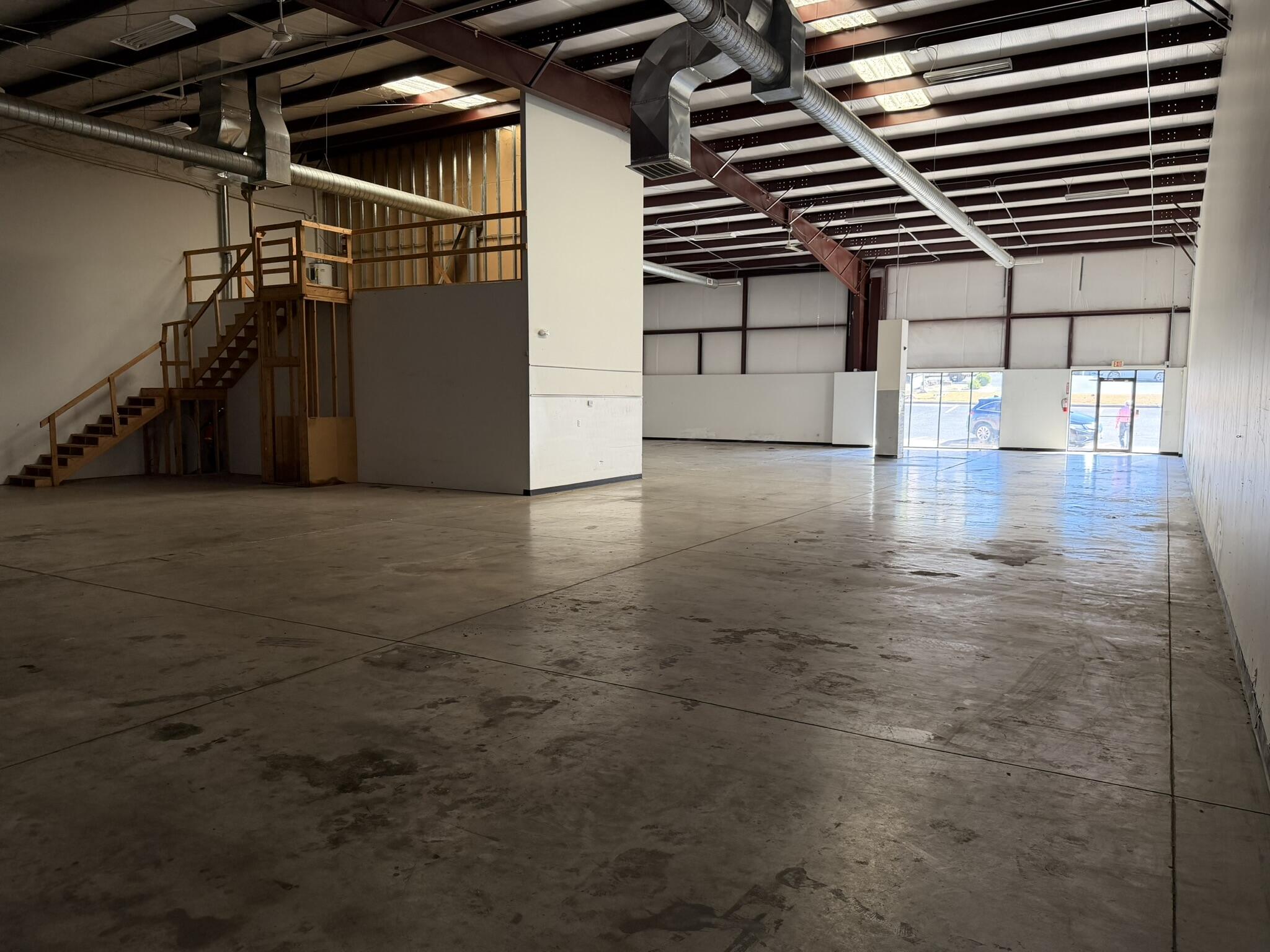 main property photo 28