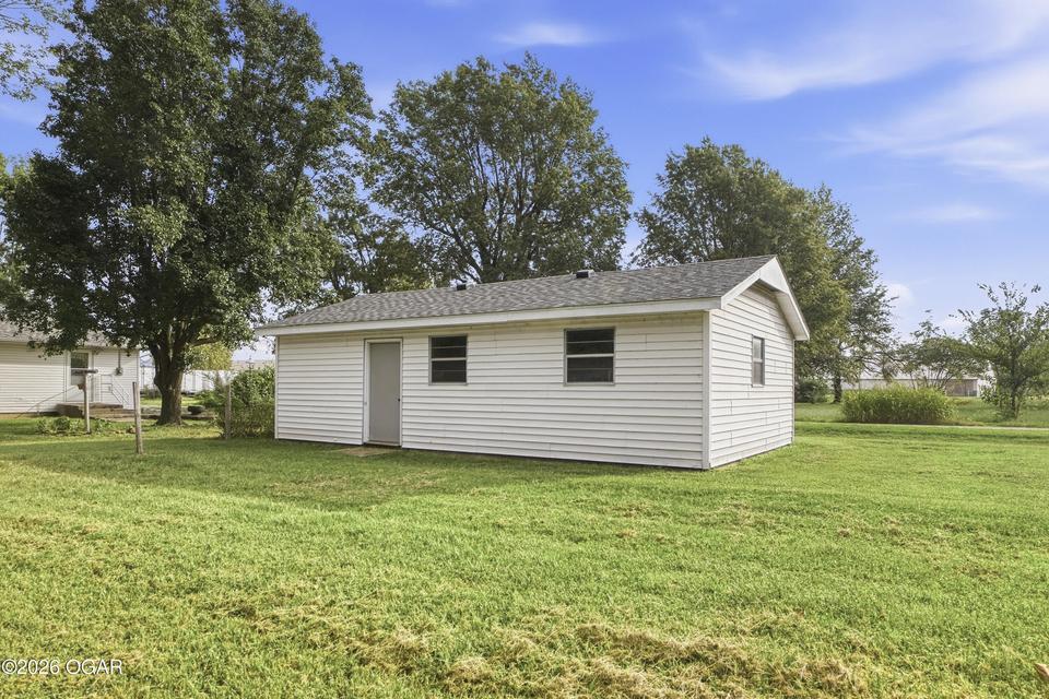 main property photo 30