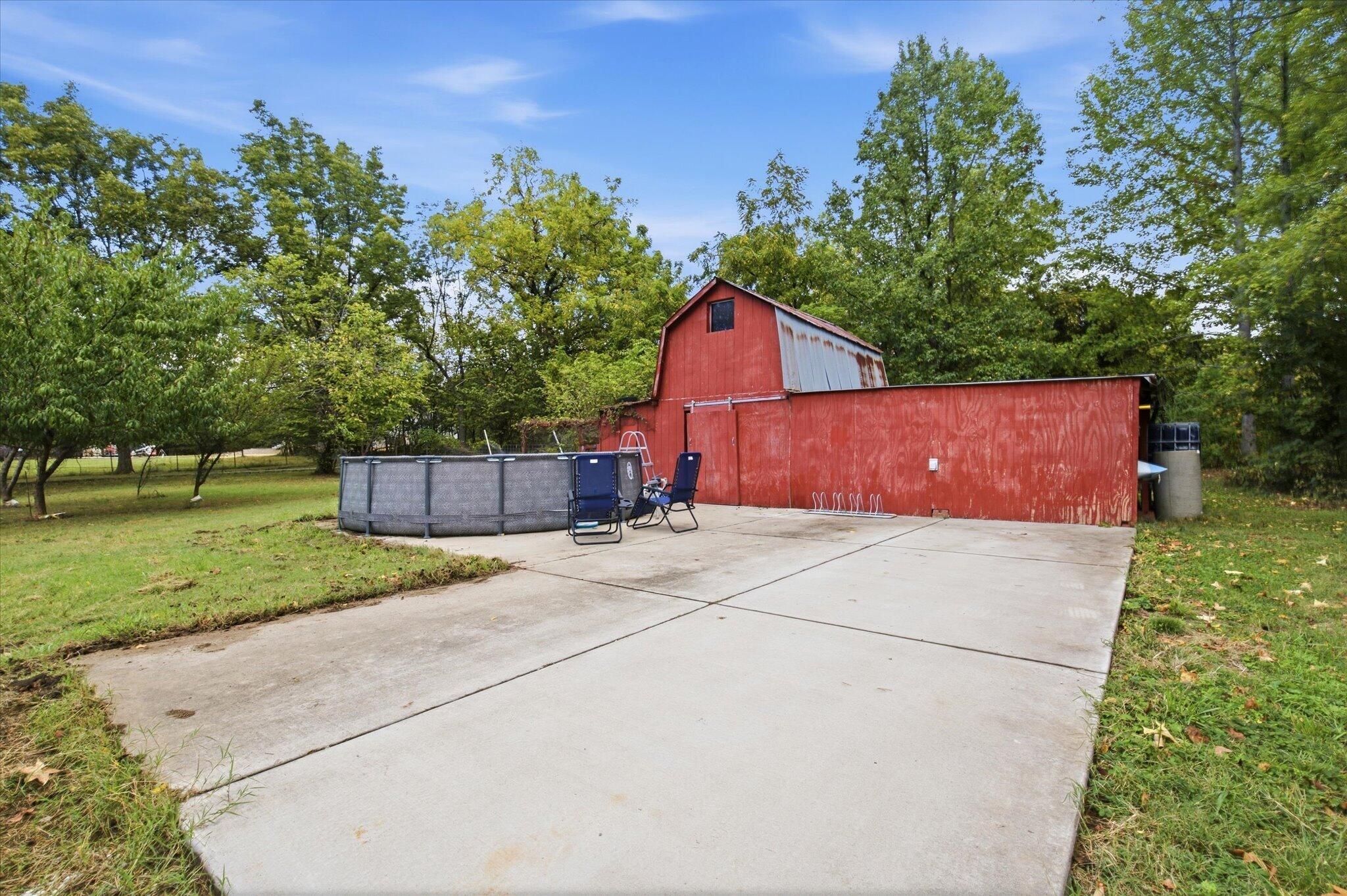 main property photo 34