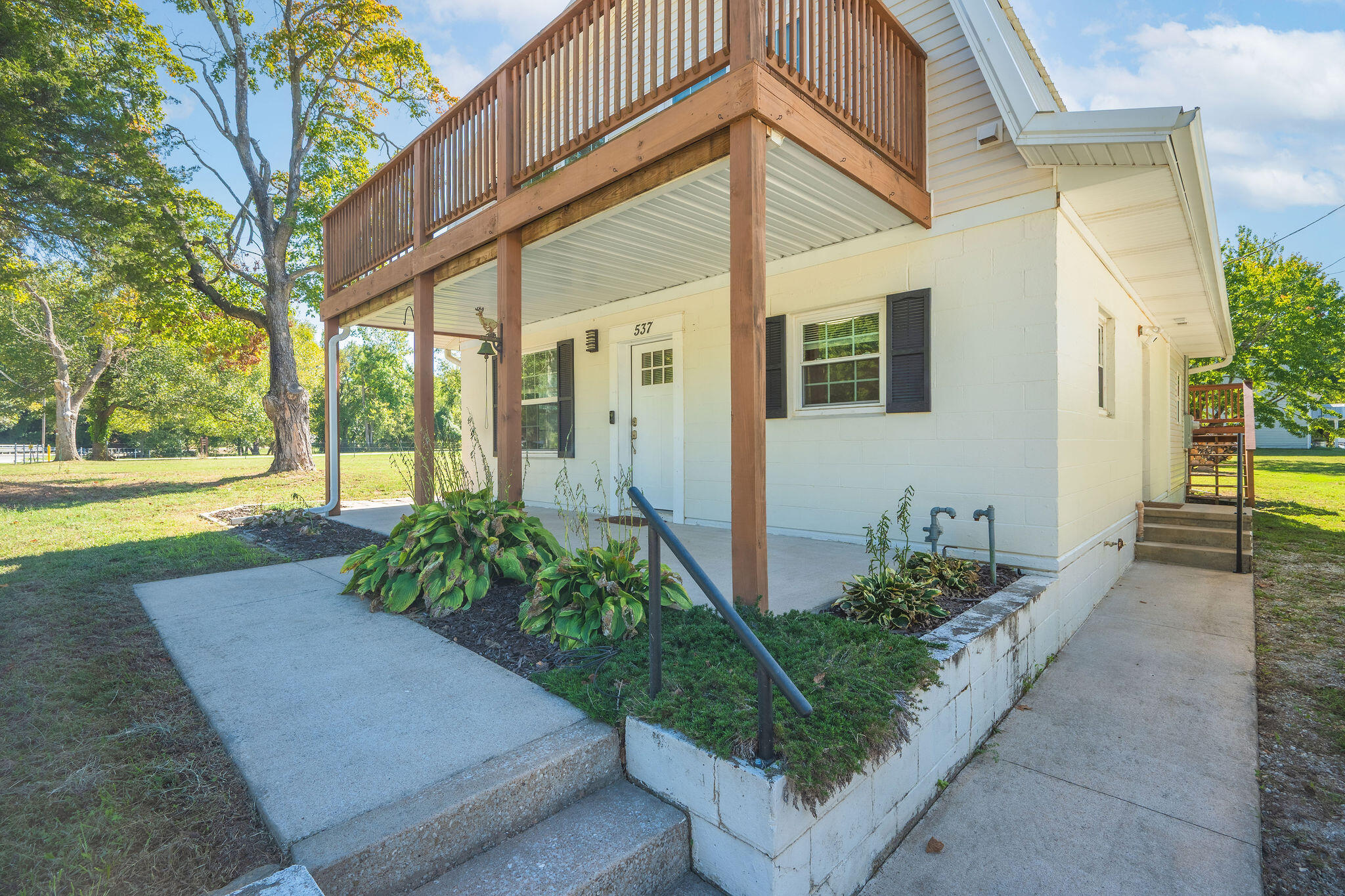 main property photo 2