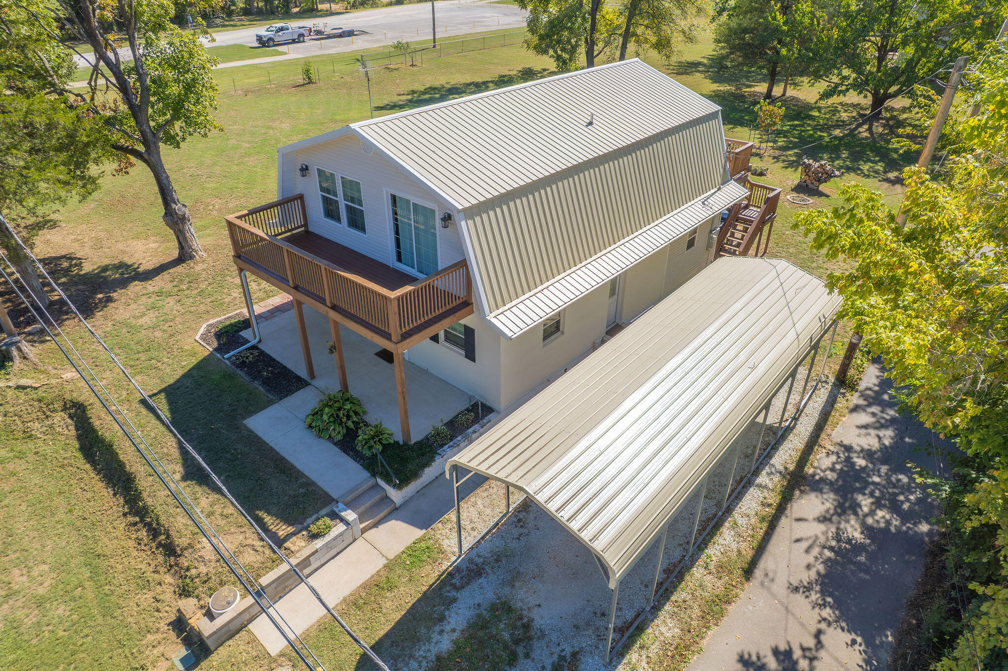 main property photo 40