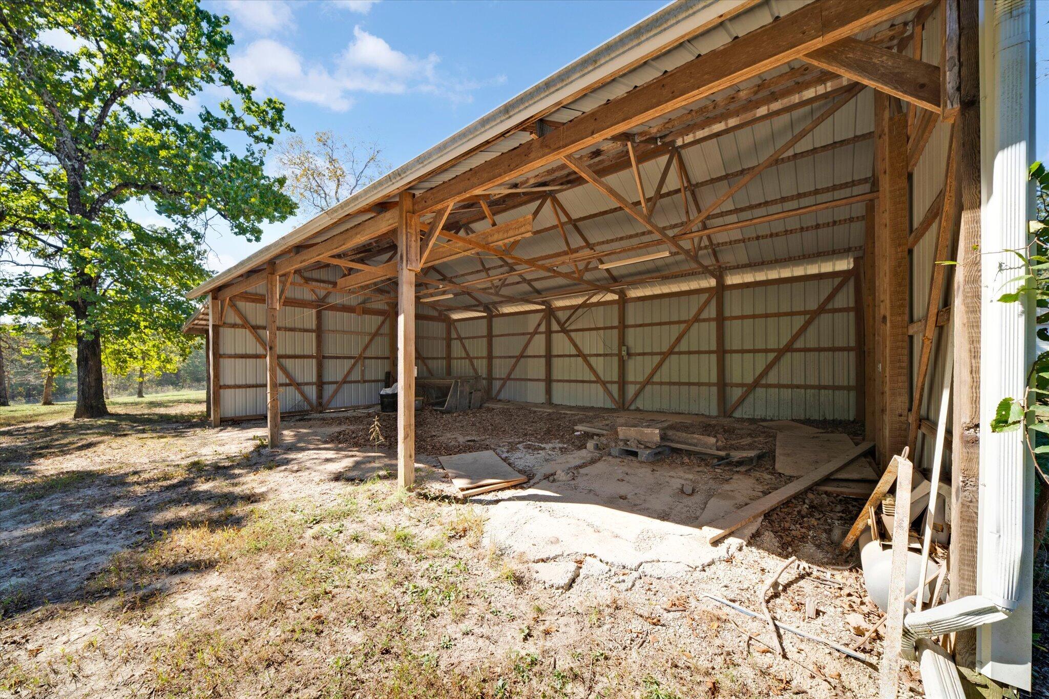 main property photo 40