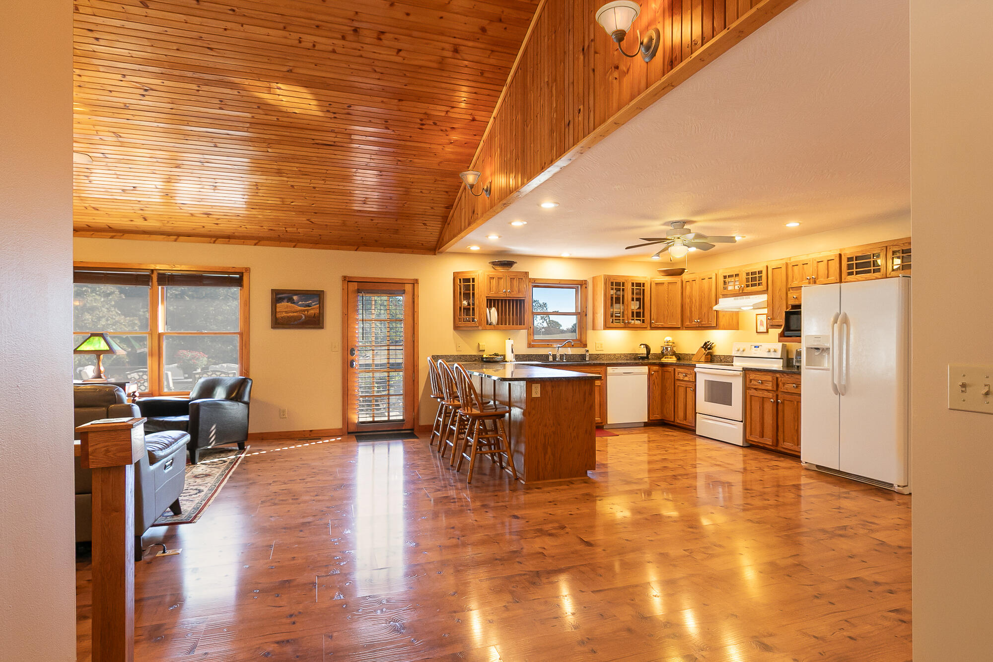 main property photo 13