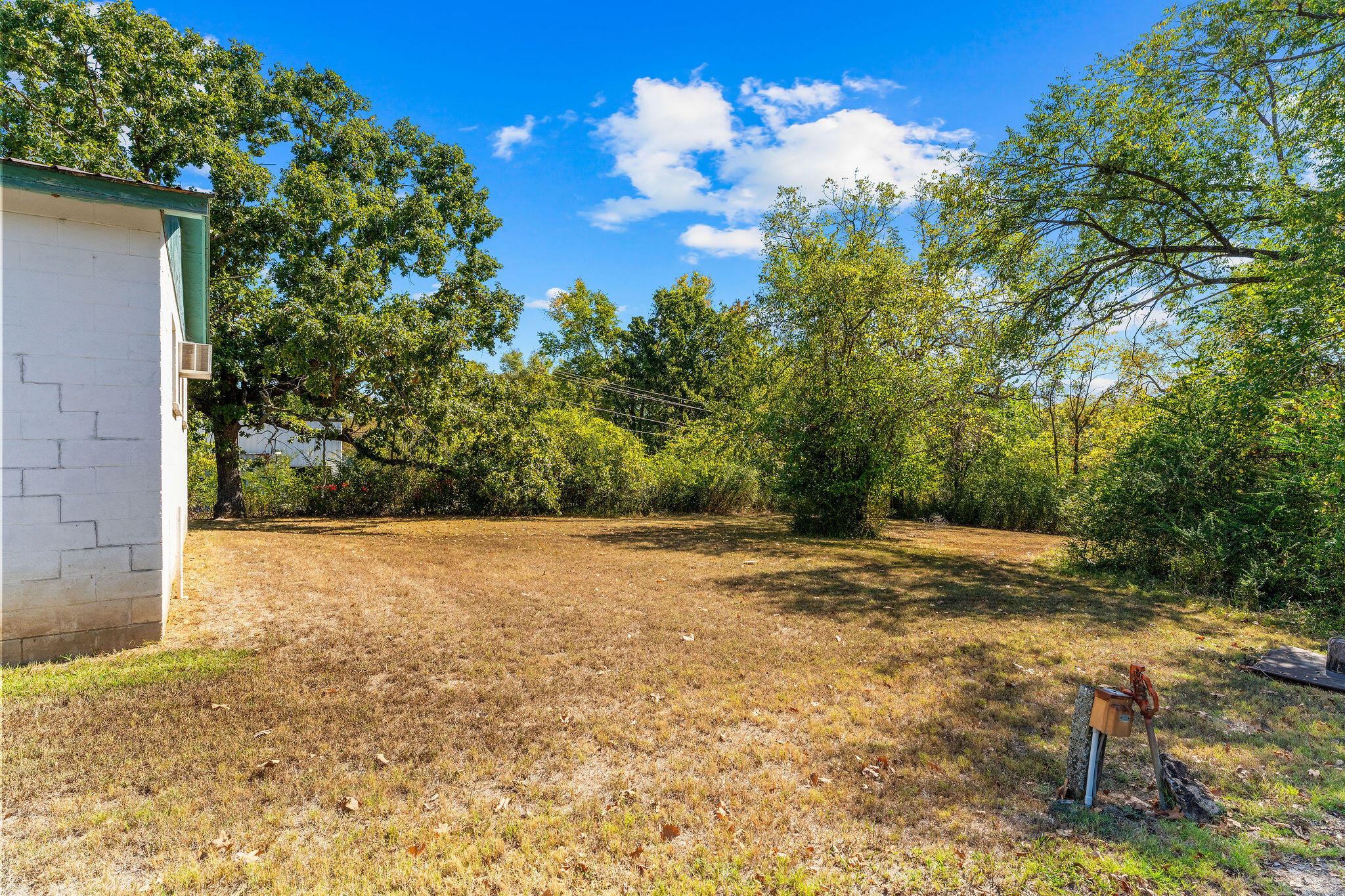 main property photo 23