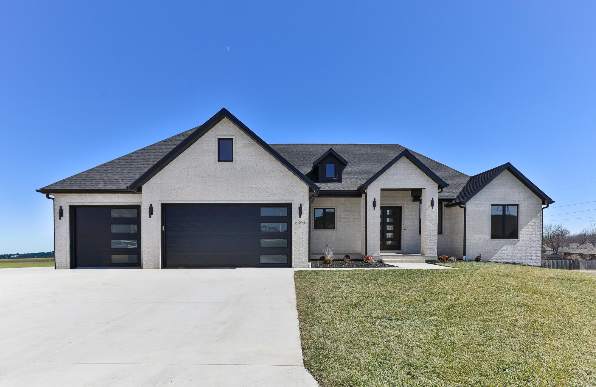 main property photo 0