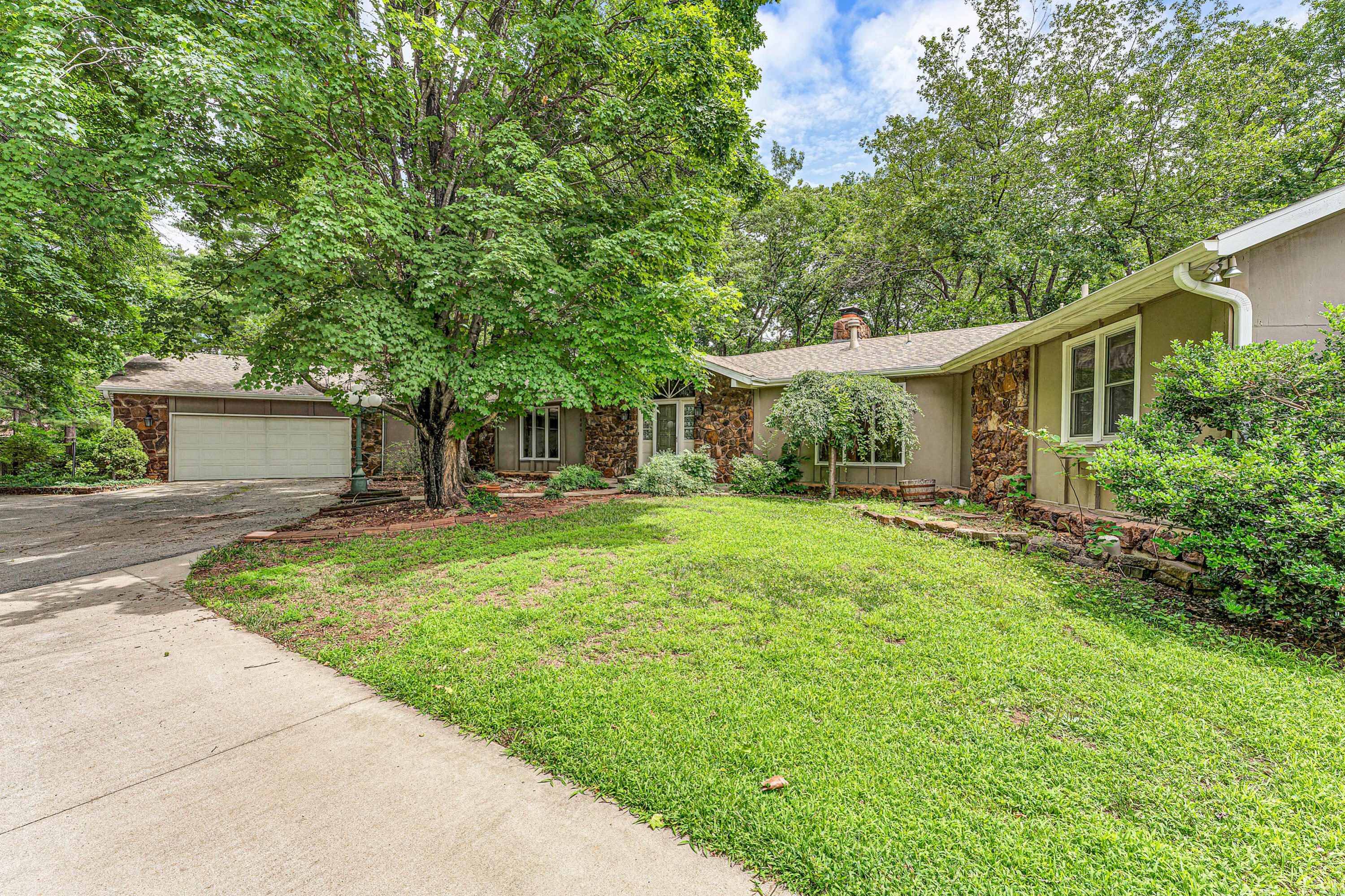 main property photo 0
