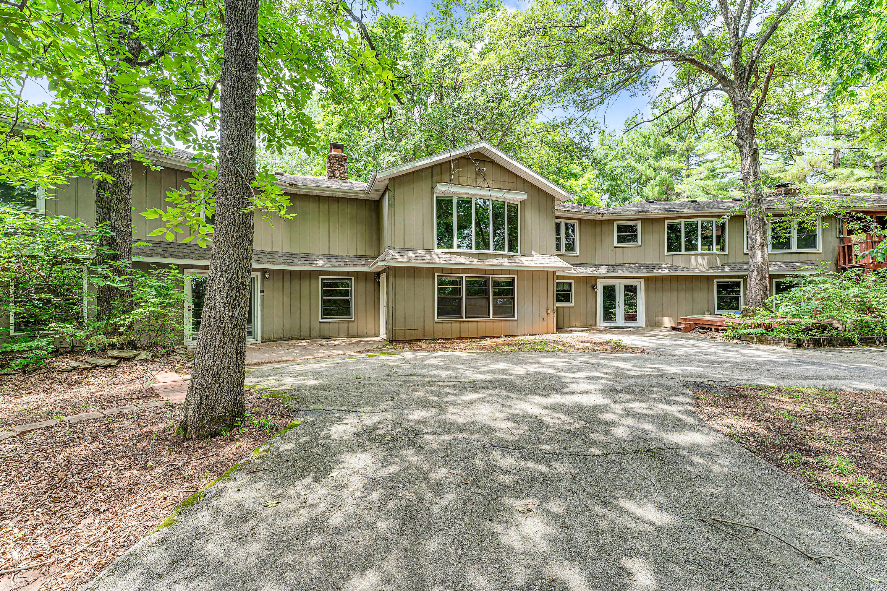 main property photo 12