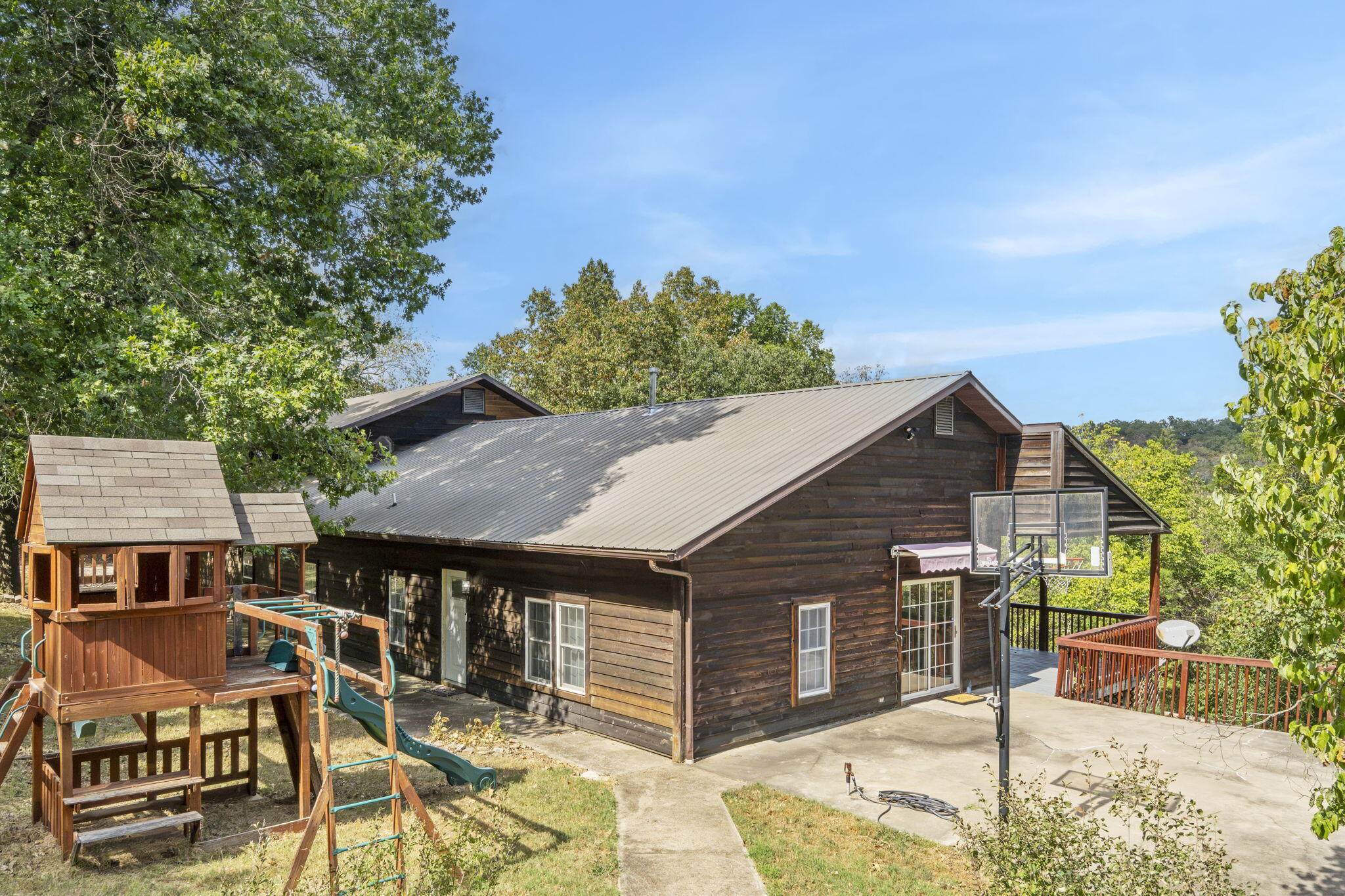 main property photo 31