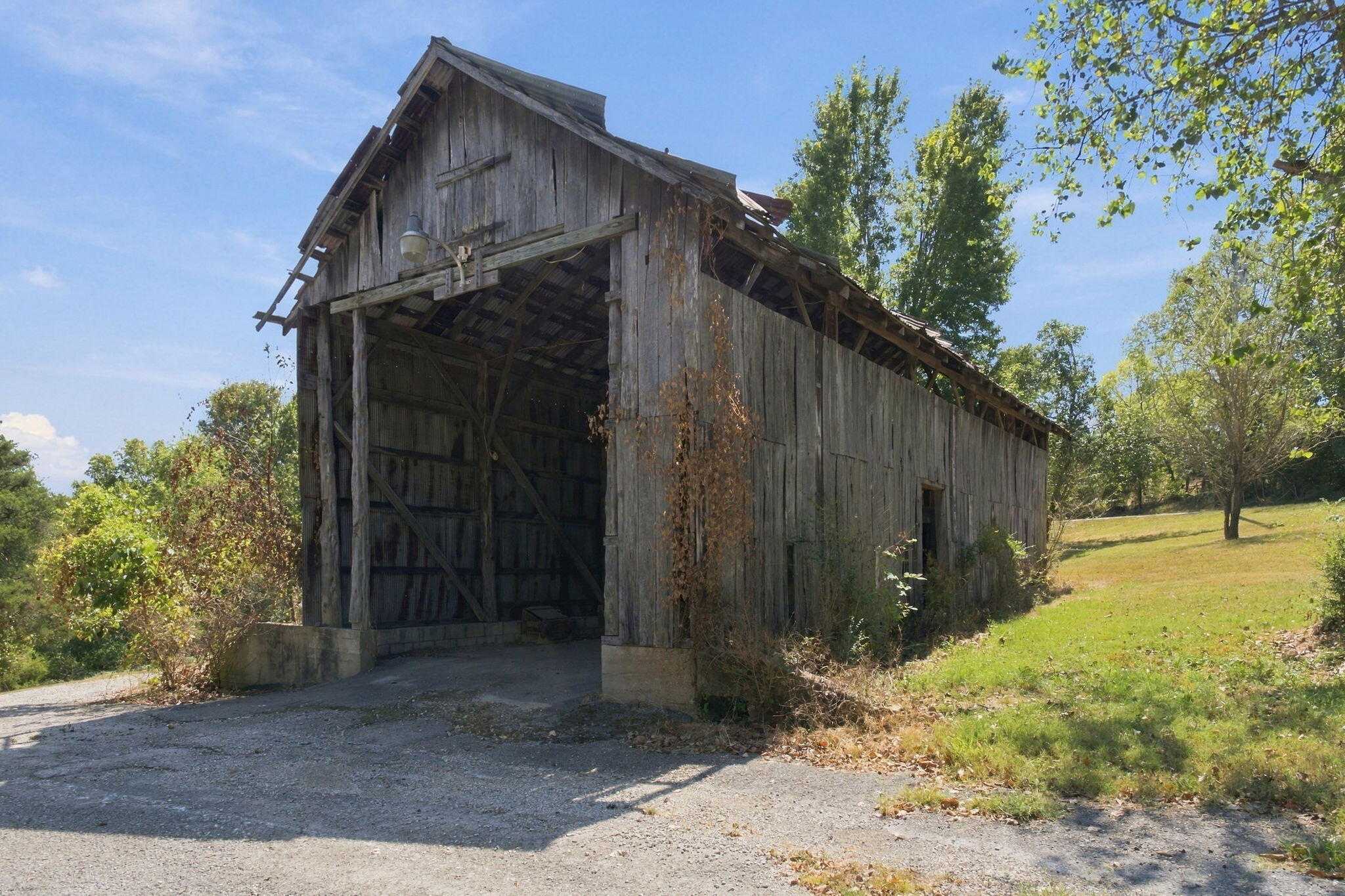 main property photo 34