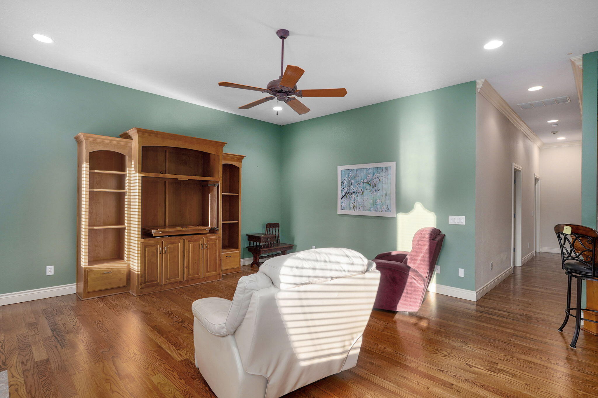 main property photo 17