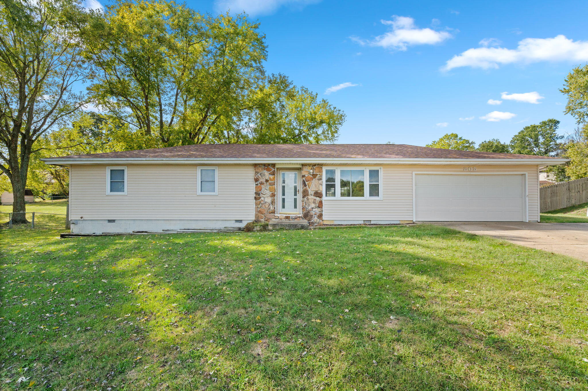main property photo 0