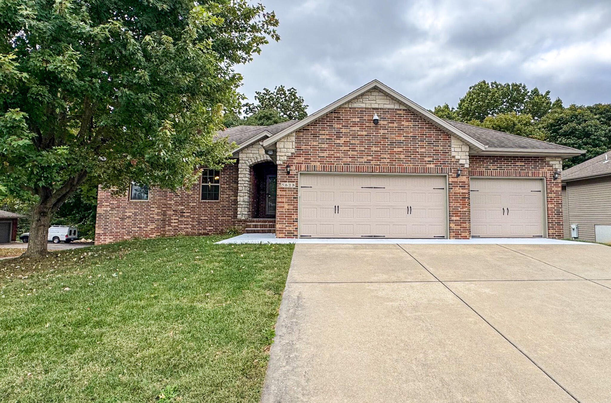 main property photo 0