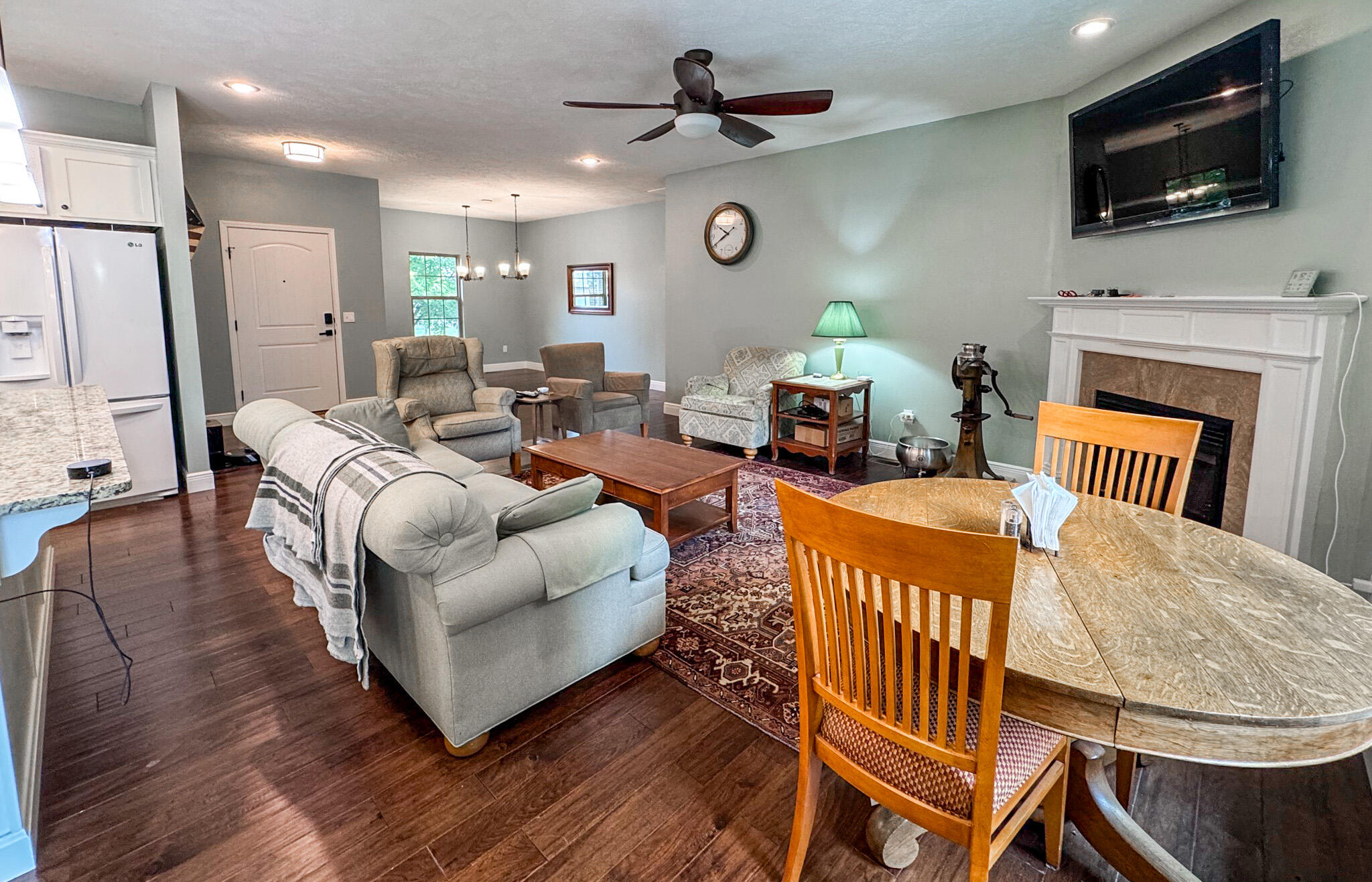 main property photo 14