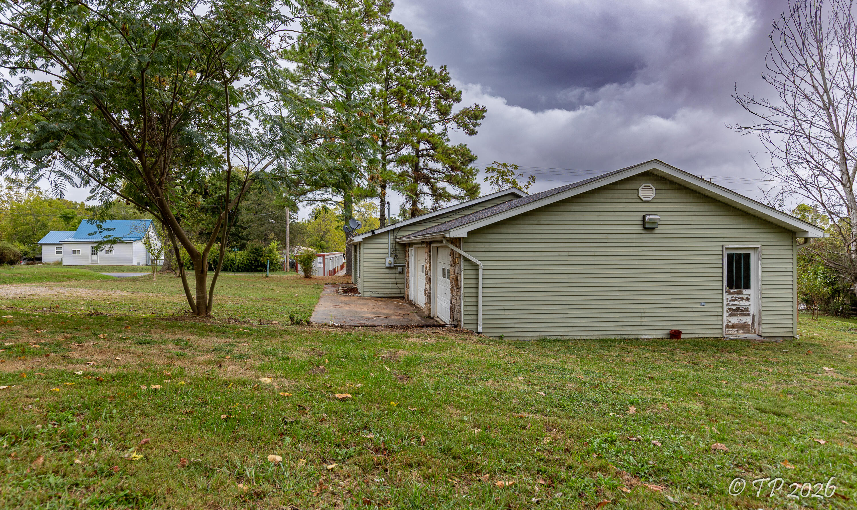 main property photo 32