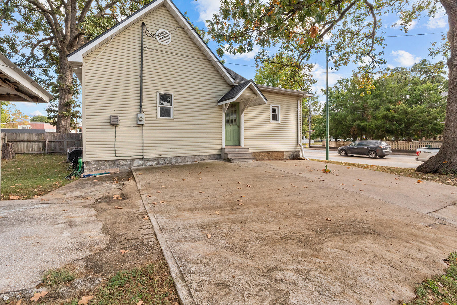 main property photo 25