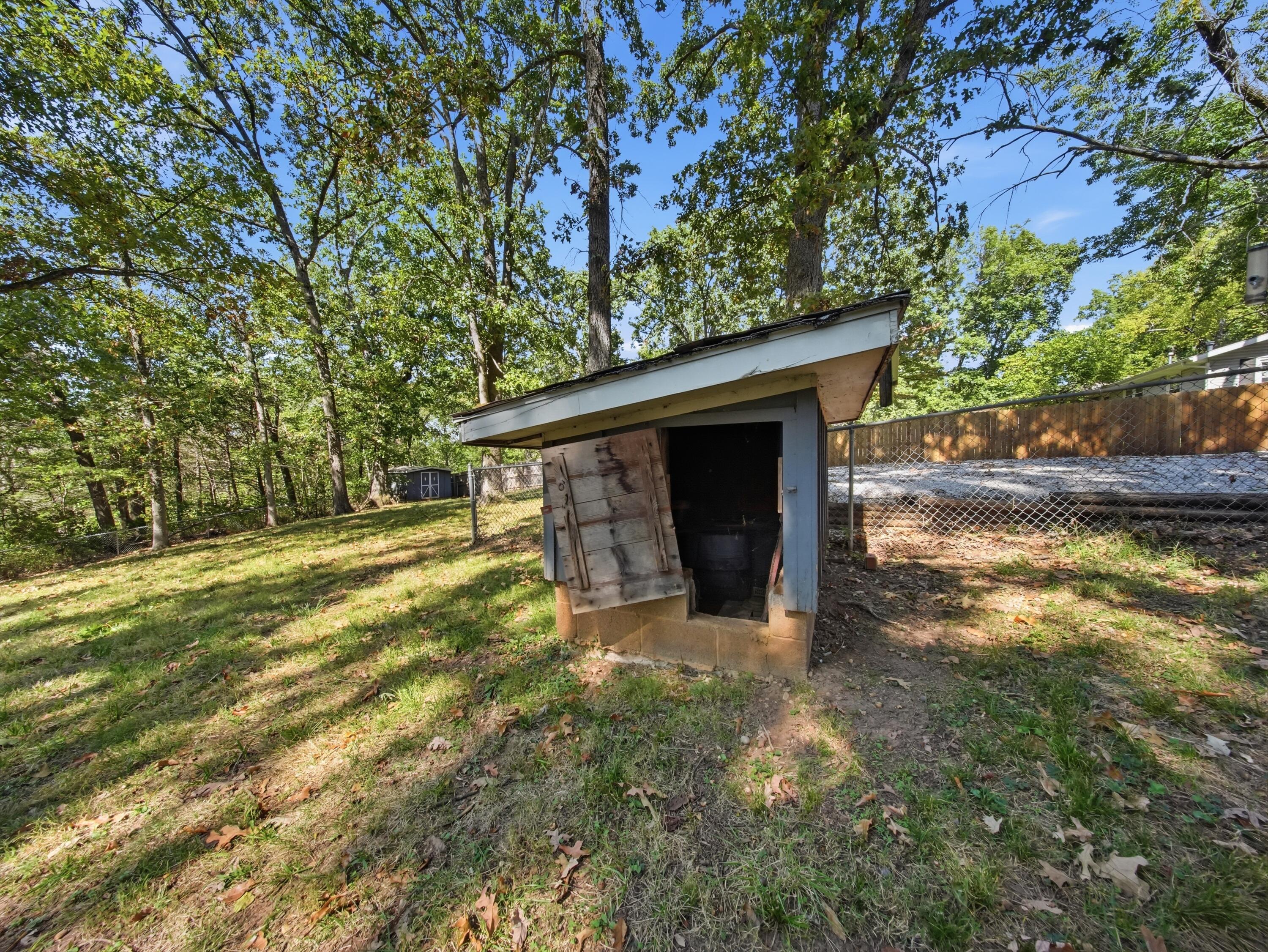 main property photo 33