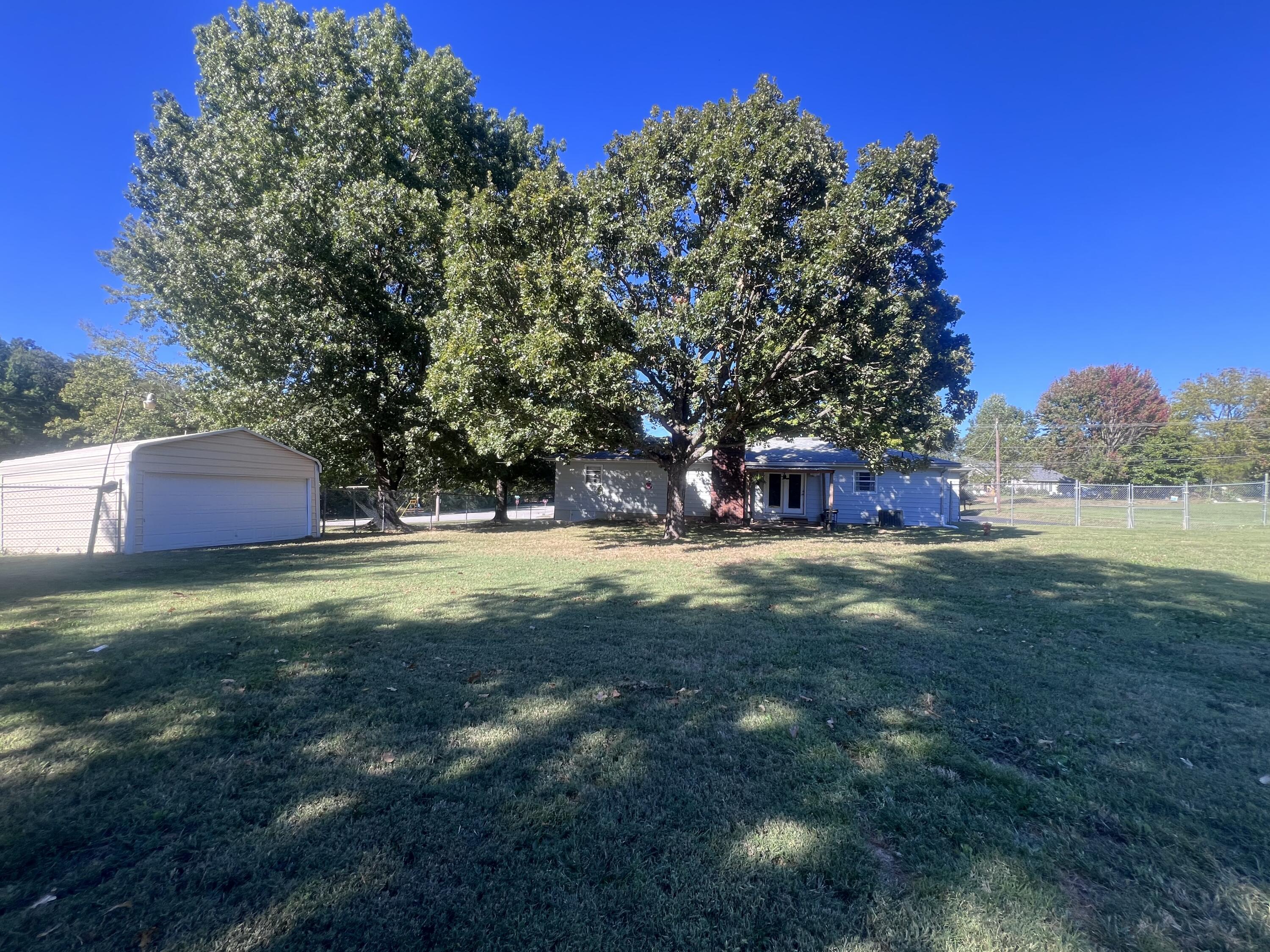 main property photo 18