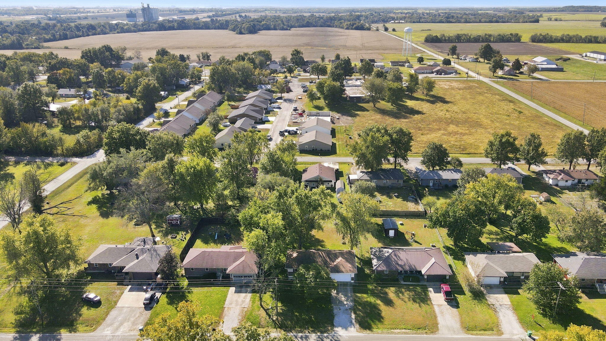 main property photo 36