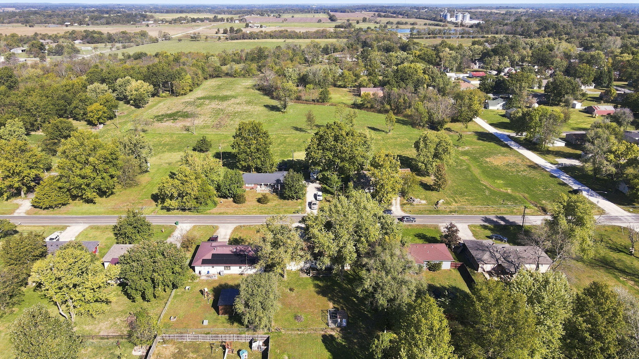 main property photo 40
