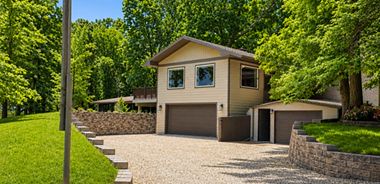 image of property with 4 Bed | 3 Bath | 3,494 Sqft