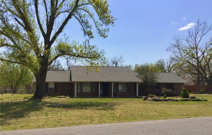 2504 Tall Oaks Trl, Edmond, OK 73025