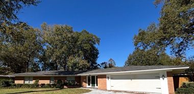 image of property with 4 Bed | 3 Bath | 2,553 Sqft