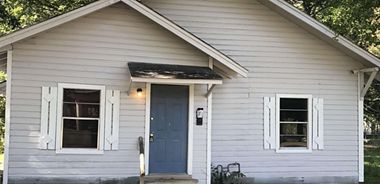 image of property with 4 Bed | 1 Bath | 1,259 Sqft