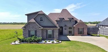 image of property with 4 Bed | 3 Bath | 2,249 Sqft