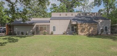 image of property with 3 Bed | 2 Bath | 2,333 Sqft