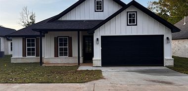 image of property with 4 Bed | 3 Bath | 1,979 Sqft