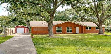 image of property with 3 Bed | 2 Bath | 1,952 Sqft