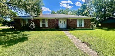 image of property with 3 Bed | 2 Bath | 2,205 Sqft