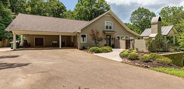 image of property with 4 Bed | 3 Bath | 3,614 Sqft