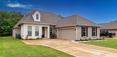 image of property with 4 Bed | 2 Bath | 2,050 Sqft