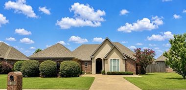 image of property with 4 Bed | 2 Bath | 1,885 Sqft