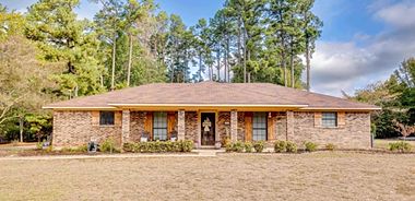 image of property with 4 Bed | 2 Bath | 1,826 Sqft