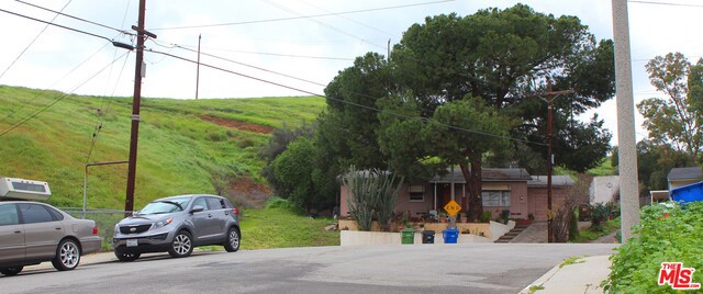 main property photo 6