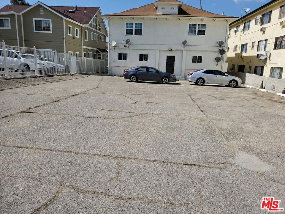 main property photo 5