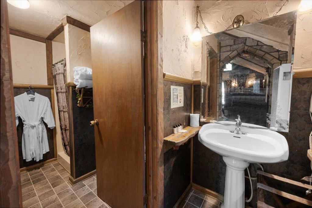 main property photo 66
