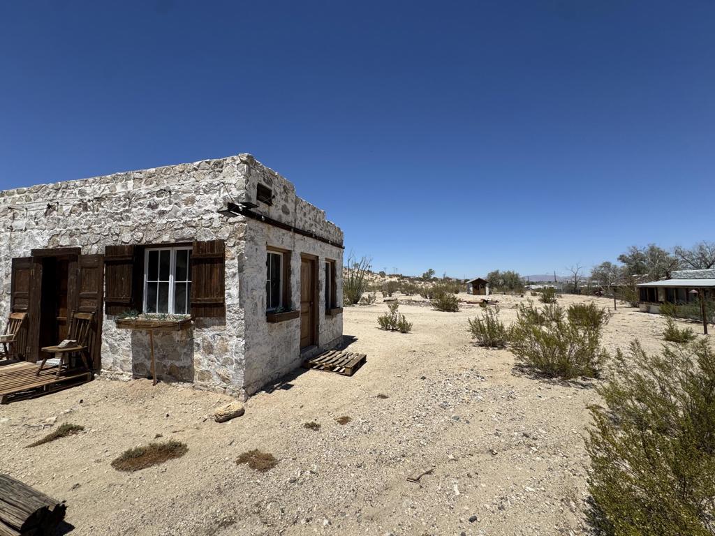 main property photo 28