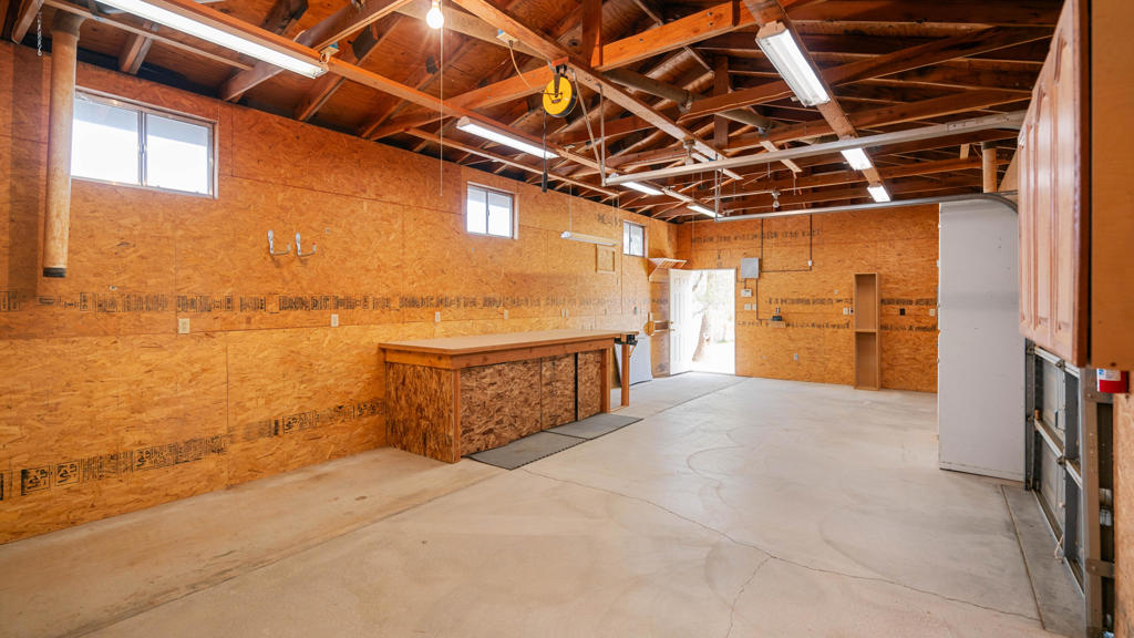 main property photo 50